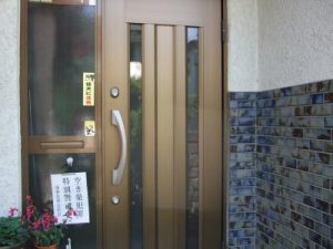 玄関ドア　１ＤＡＹカバー工法リフォーム