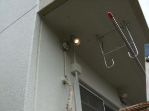 防犯対策のあかり　スポットライト工事