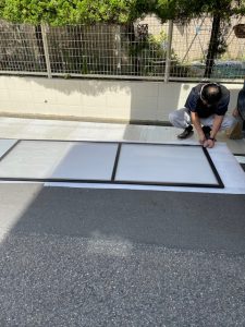 網戸の貼替、玄関ドアクローザーの交換、蜂の巣駆除工事等