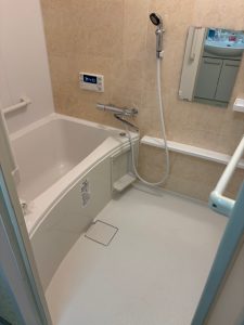 お風呂バスルーム、給湯器取替リフォーム