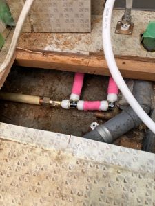 マンション床下の配管（銅管）からの漏水に注意！！